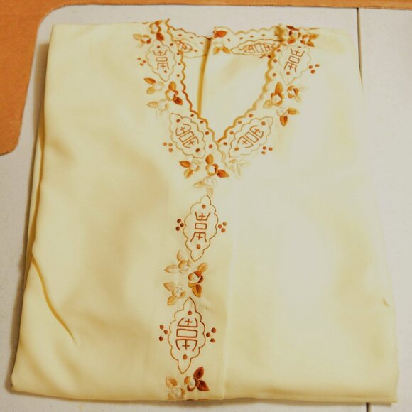 Hand Made Hand Embroidered Ivory Traditional Oriental Pants & Blouse Shirt Small - Picture 2 of 6